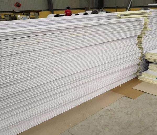 自動車庫門車間